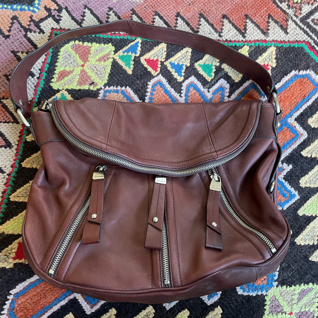 B Makowsky Brown Leather Shoulder Bag Feels Brand New